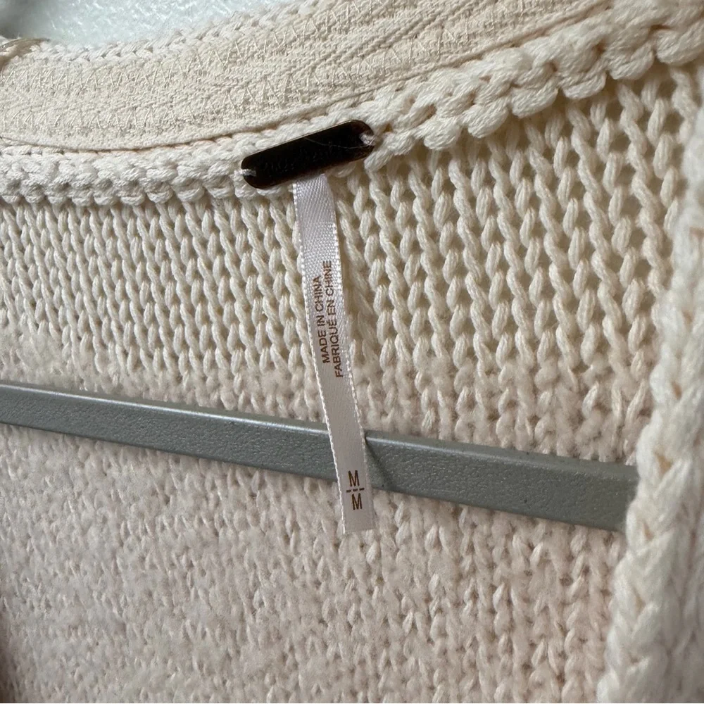 Free People NWOT Snow Drop‎ Slouchy Cardigan Cream Ivory Color Size Medium